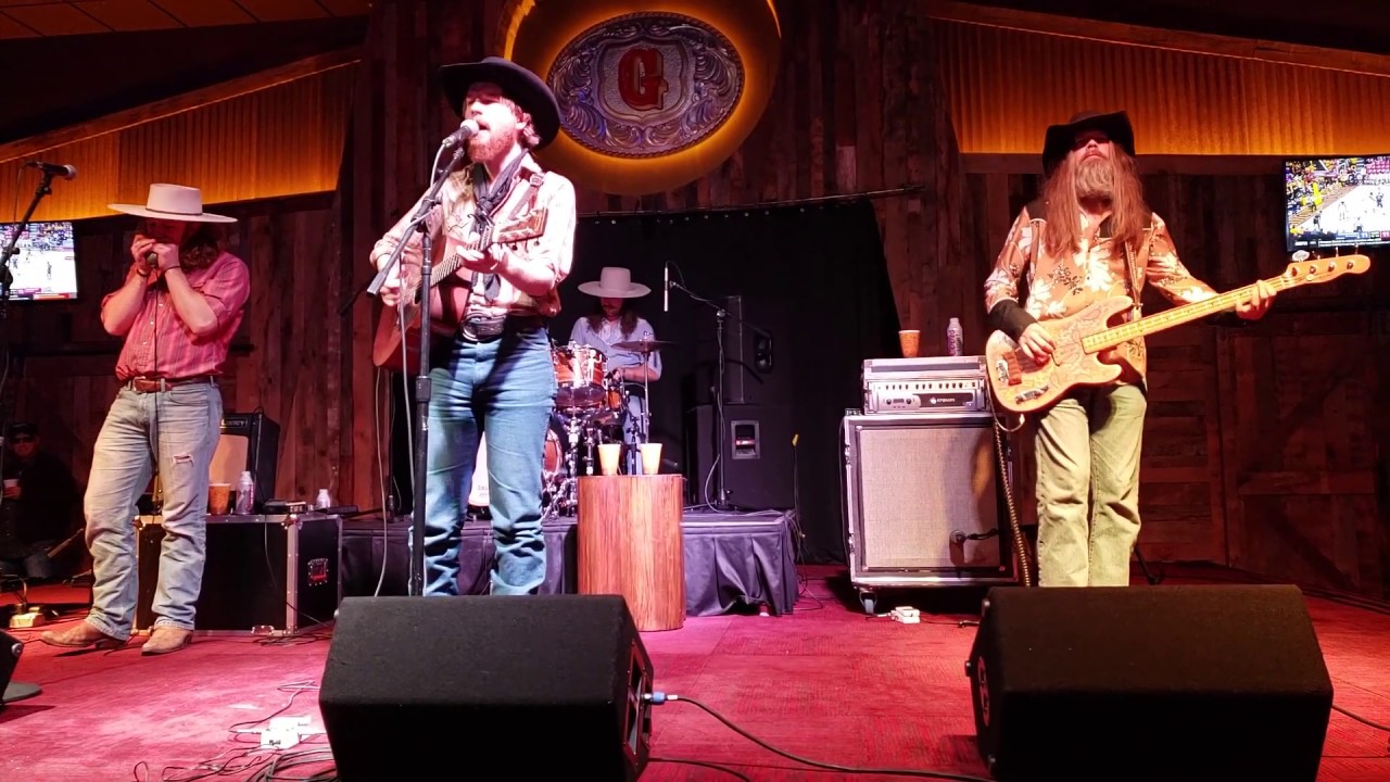 Colter Wall Sleeping on the Blacktop (Live at Gilley's) YouTube