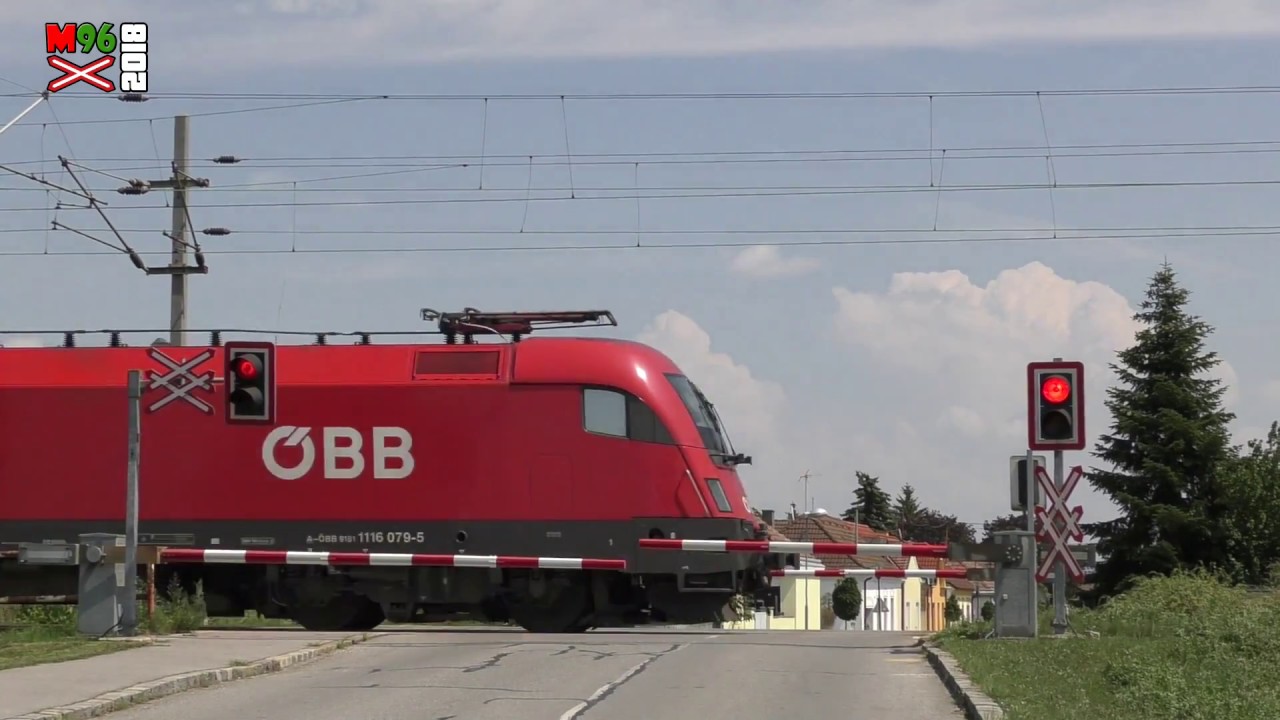 Eisenbahnkreuzung Hohenau (A) - 29.7.2018 / Železniční přejezd / Austrian railroad crossing