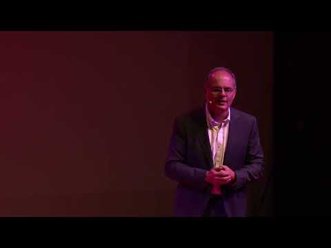 El dilema entre el instinto y la razón | Diego Quiroga | TEDxUSFQ