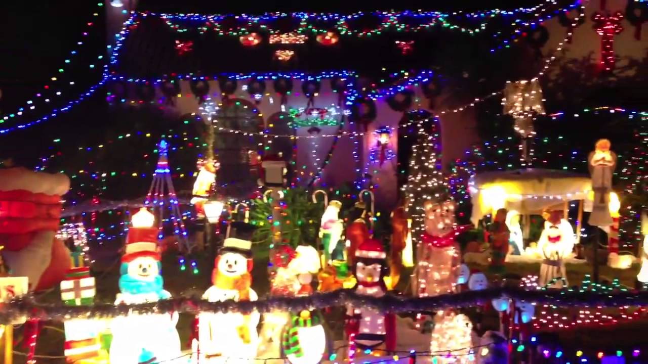 HOUSE WITH CRAZY CHRISTMAS LIGHTS YouTube