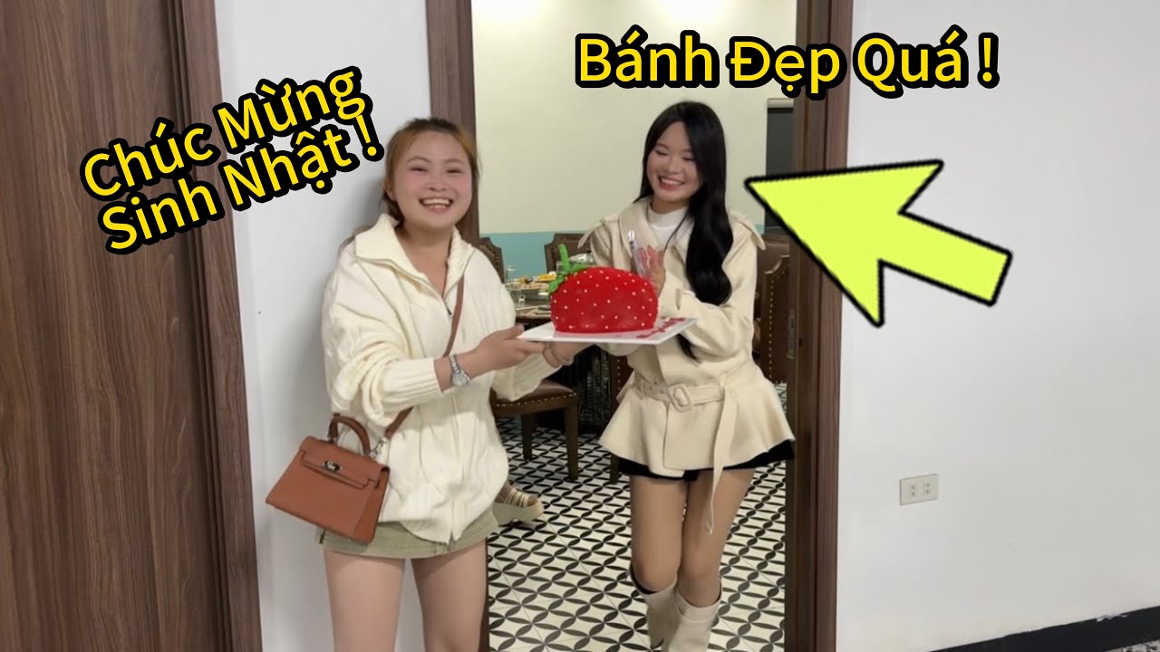 Châm Chuối Bất Ngờ Tặng Bánh Sinh Nhật Cho Lê Yến Và Cái Kết Bất Ngờ ! 