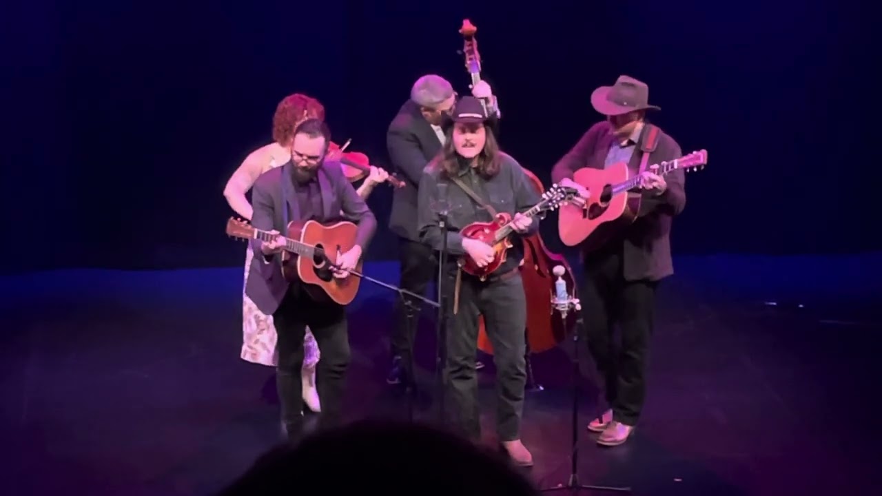 The Old Contemporaries - One Tear (Live at The LSPU Hall)