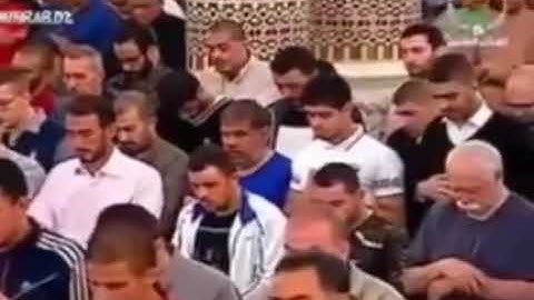 تلاوة رائعة من الجزائر .. من يعرف اسم القارئ؟