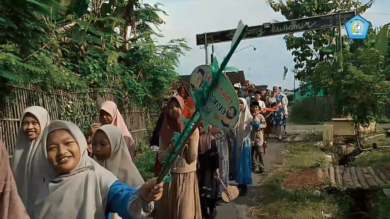 Pawai Taaruf TK Pertiwi 1 dan SDN 1 Dresi Kulon dalam rangka menyambut Bulan Suci Ramadhan 1447 H. 