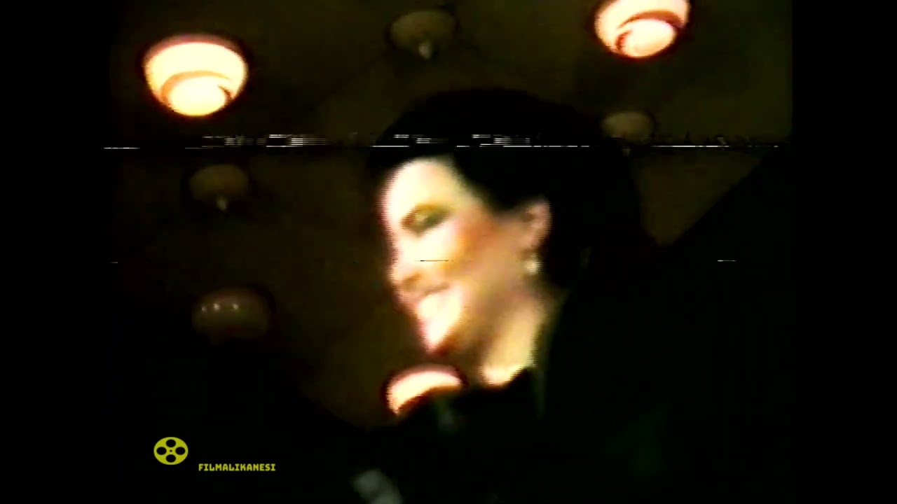 Bülent Ersoy - Sahne Yasagiyla Ilgili Aciklamalar 1982 (Özel Gazino Görüntüleri)