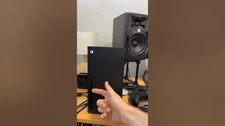 How to put Disks in the Xbox Series X