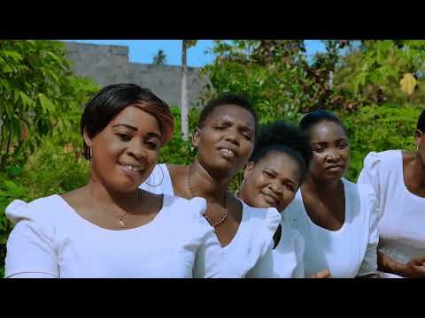 KWAYA YA WATAKATIFU PETRO NA PAULO PAROKIA YA KIPAWA MILIMA HAIKUTANI BY F E NYANZA 