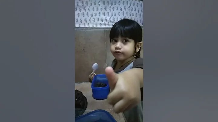kaka Shahnaz "kue nya enaaakk"