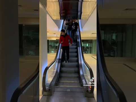 احمد كريم يعمل مقالب في الناس و يتهرب