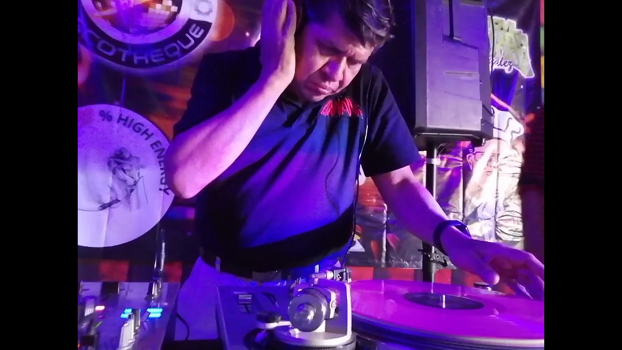 SUUUUPER DJ BANANA 👍🏻🎼👏🏻👏🏻🎼👏🏻👏🏻👏🏻🎼👏🏻