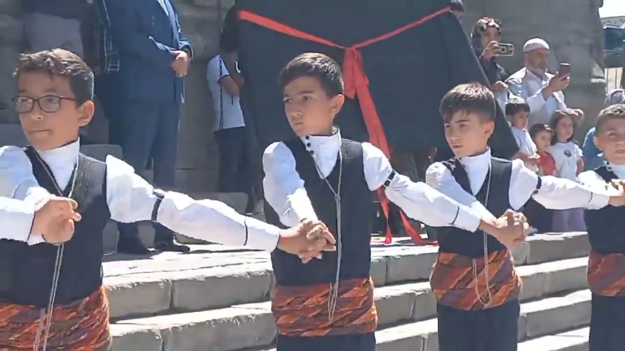 Erzurum Bar Ekibi - Dadaş Kayra Ahmet Cinisli (3.sırada) ve arkadaşları