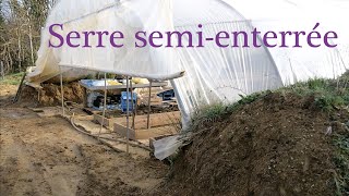 Serre semi enterrée - Plants et cultures sur buttes