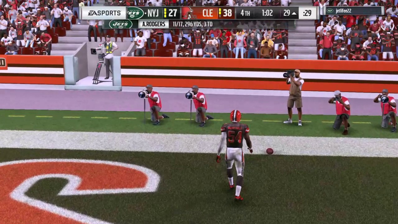 GUY USED SAME PLAY OVER AND OVER |BEST USER EVER!?!? | MUT 17