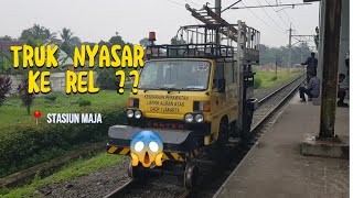 Kereta Langka di Stasiun Maja - Kereta Perawatan Listrik di Stasiun Maja