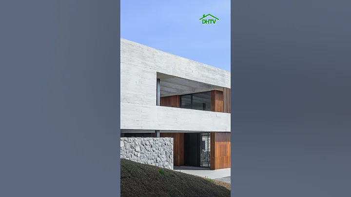 Multi-Level Concrete House Design Nestled on Slopped Terrain #concretehouse #housedesign #homedesign