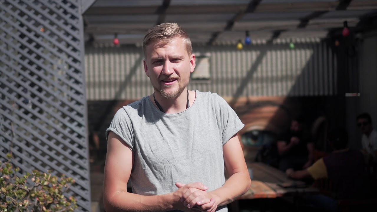 Nomads St Kilda Backpackers Review in Swedish from Andreas by Grasshopper Travel