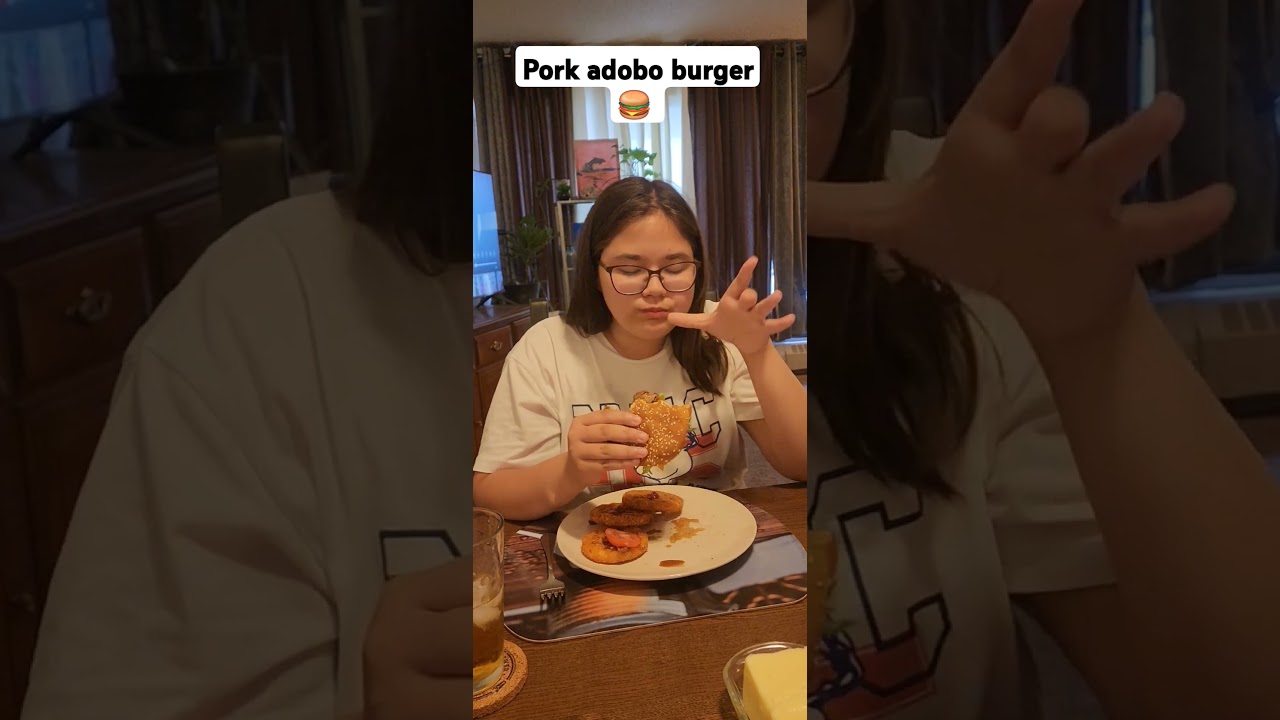 Fairen trying my pork  adobo burger 🍔 