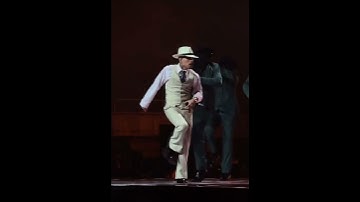 Thumbnail of Rauw Alejandro bailando