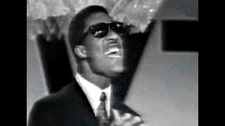 Video voorbeeld van "Stevie Wonder in Italian 'Il Sole E'Di Tutti' - A Place in the Sun, 1967"