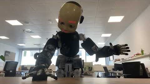 iCub grasping soft cubes - Italian Institute of Technology