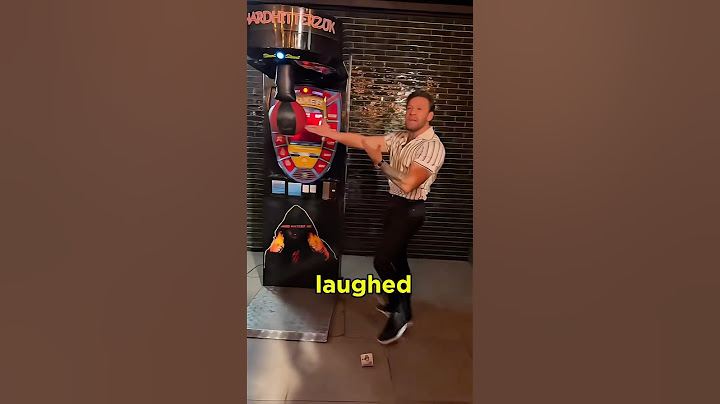 McGregor FAILS Punch Machine Challenge!😂