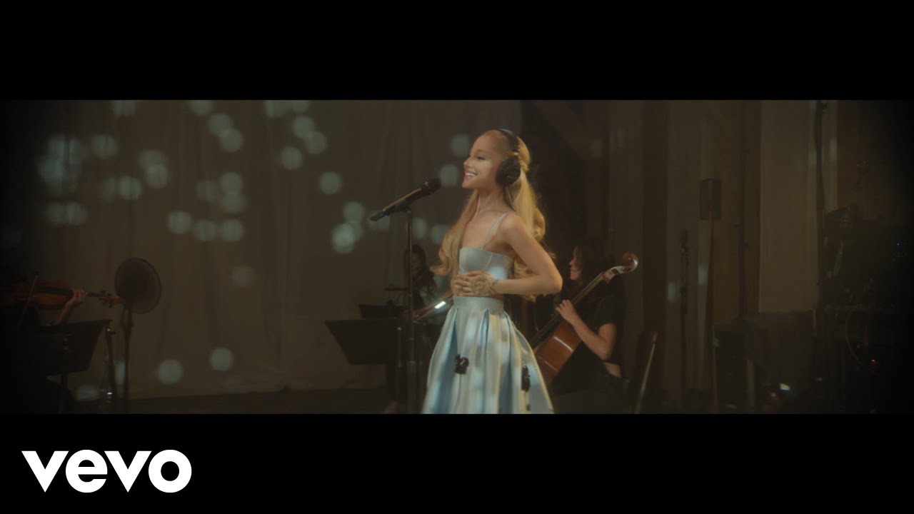 Ariana Grande   Daydreamin Live from London