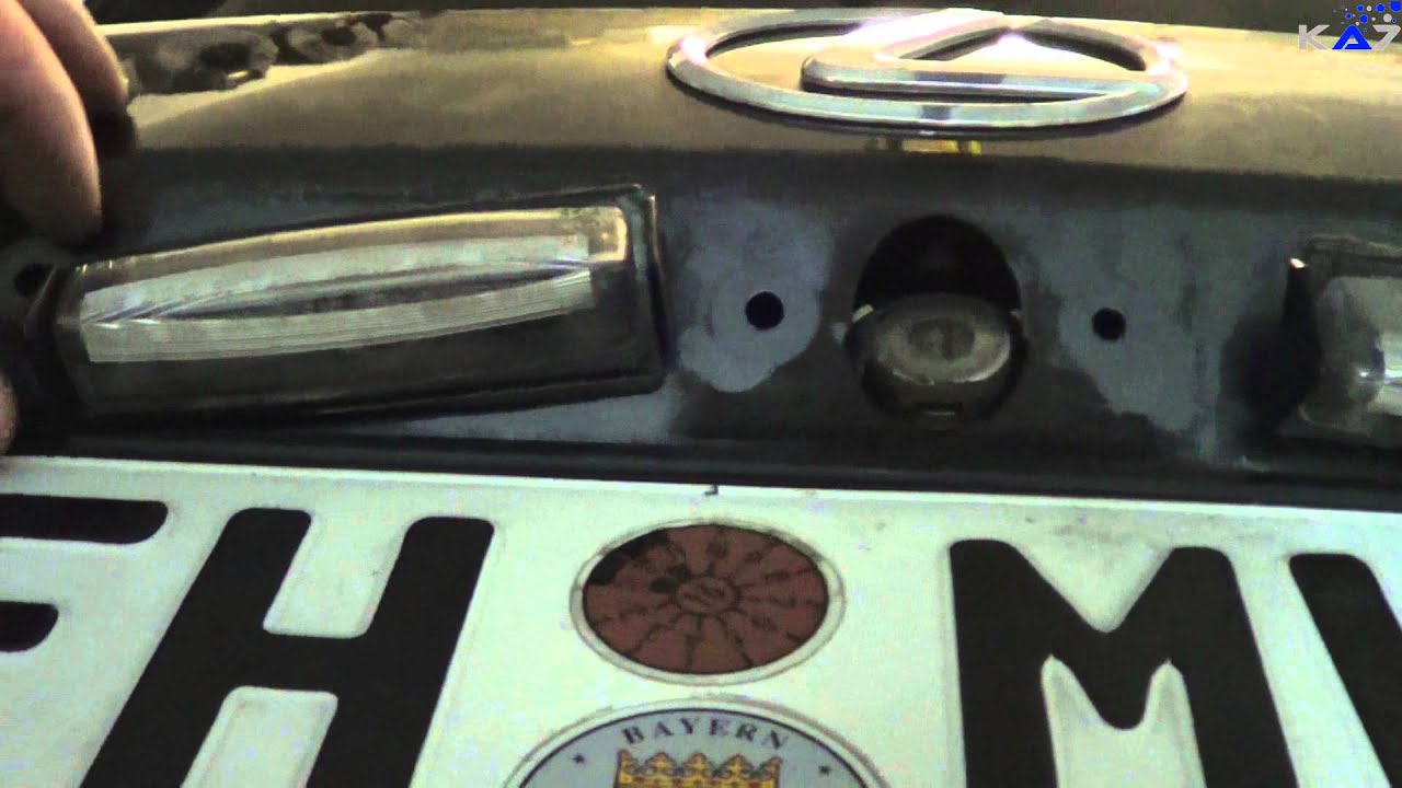 How to replace license plate light bulbs Lexus IS 200/300 (tag light