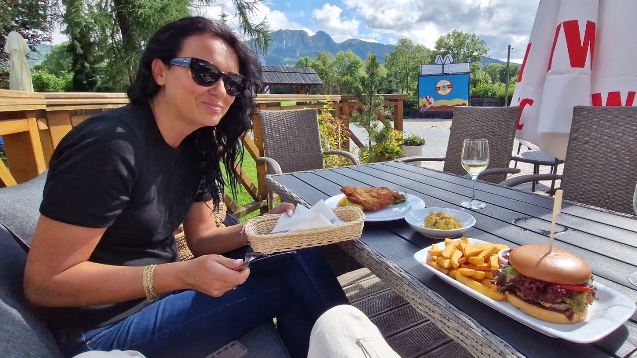 Jak uniknąć paragonu grozy - ile kosztuje schabowy i burger z takim widokiem w Zakopanem w 2025? 