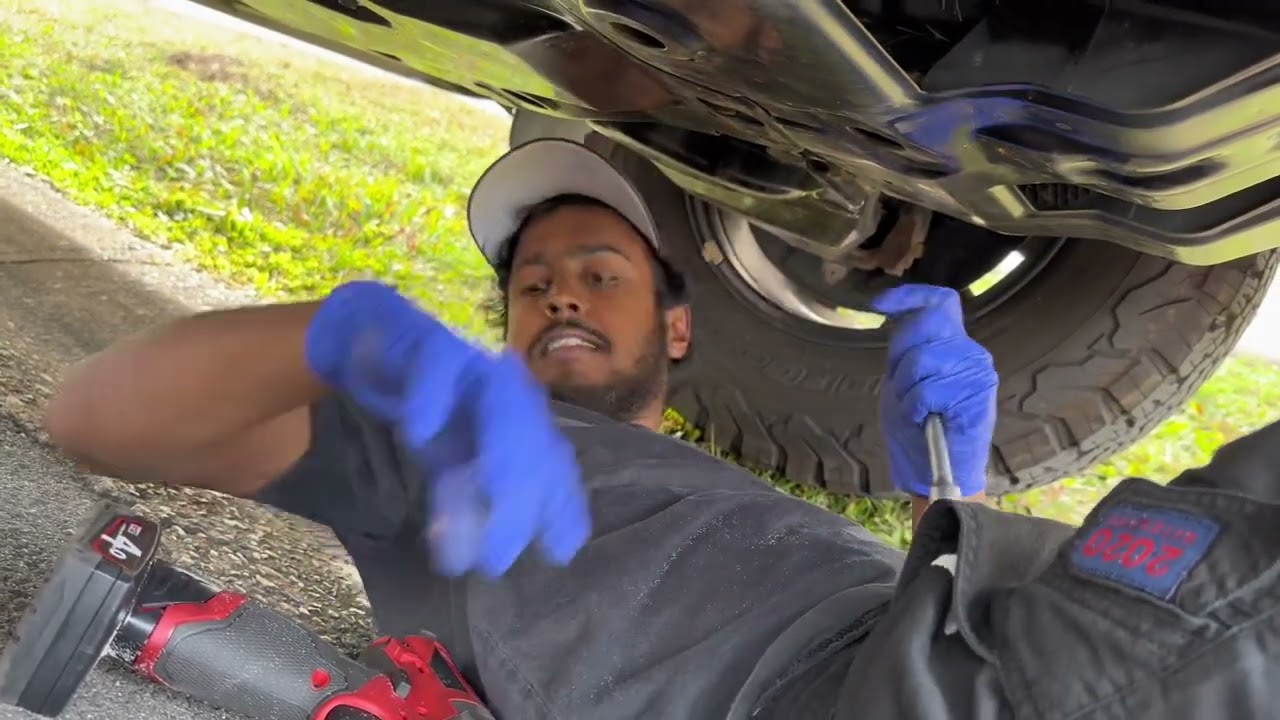 How to service prado150 and change fuel transfer filter