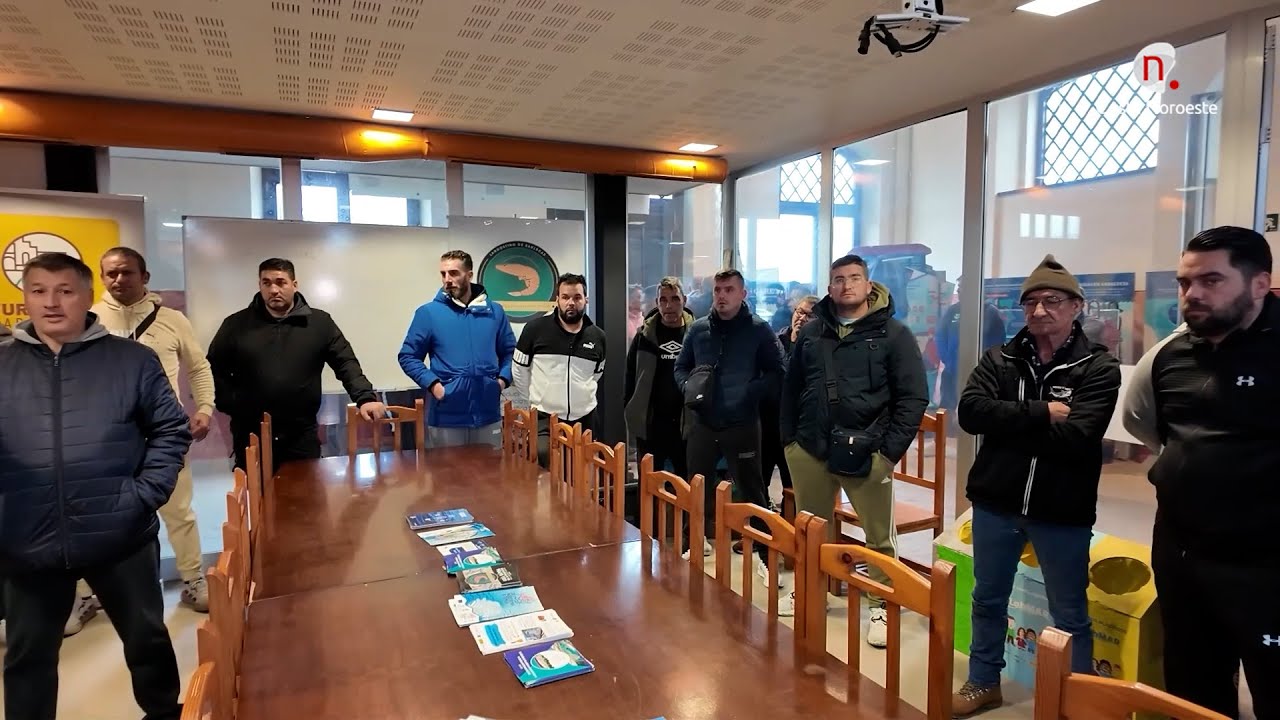 Noticias. La flota pesquera continúa paralizada como protesta por las nuevas medidas de control