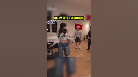 Nah she going crazy😳