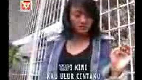 Leo Waldy   Hati Yang Sakit Official Music Video