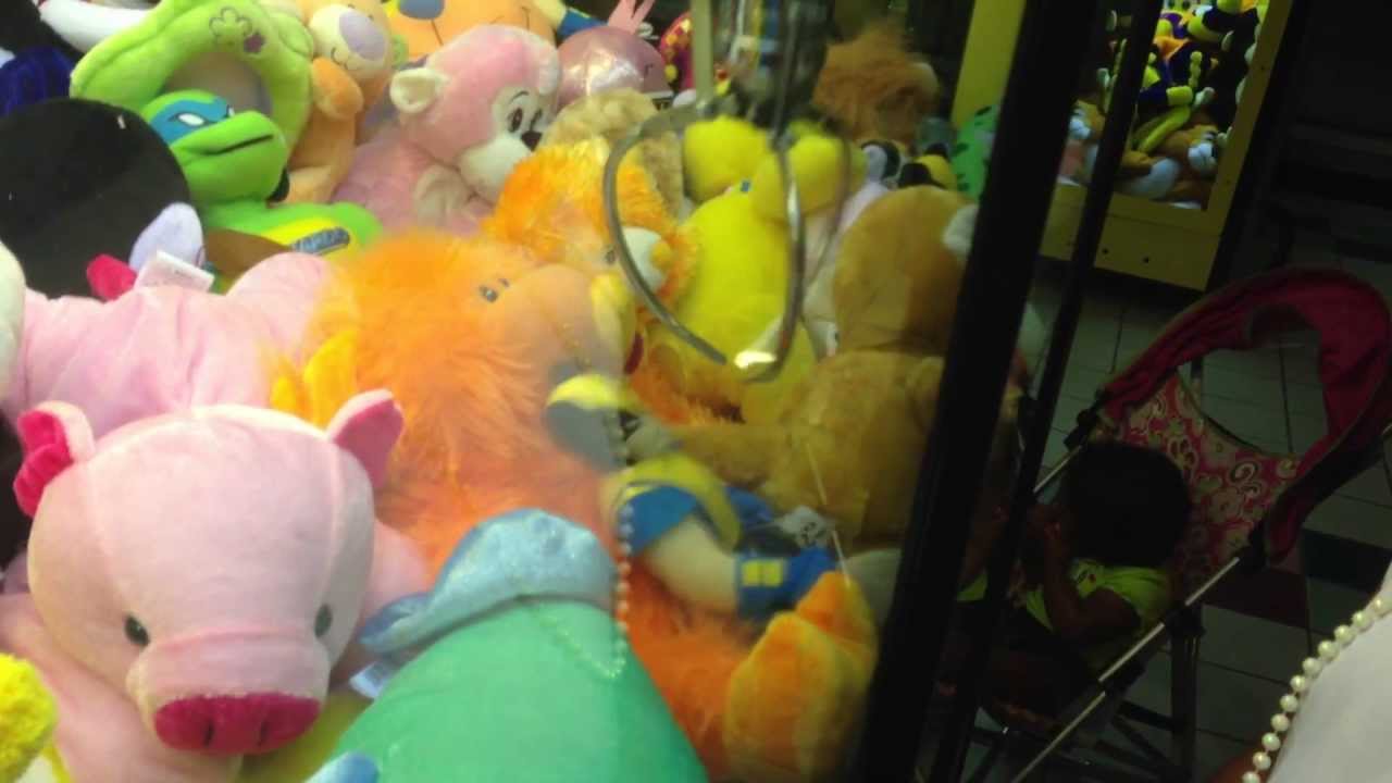 Prize Time Claw Machine & Bonus Change Machine Fails - YouTube