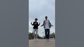 Thumbnail of Maroon 5 - Moves Like Jagger tiktok dance