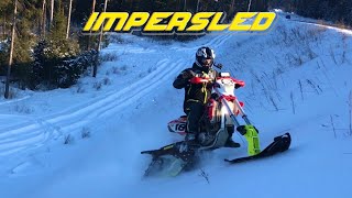 Пилю склоны на сноубайке.Impersled.Snowbike