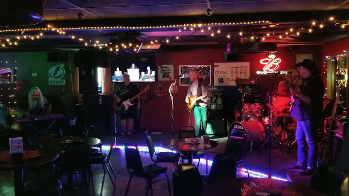 Jerry Chase's Open Jam at Birdies Bar:12.13.22. Ho...