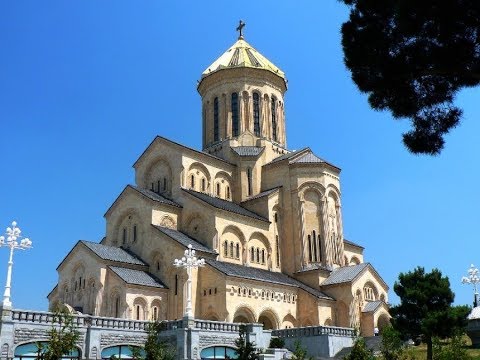 სამების ტაძრის კურთხევა