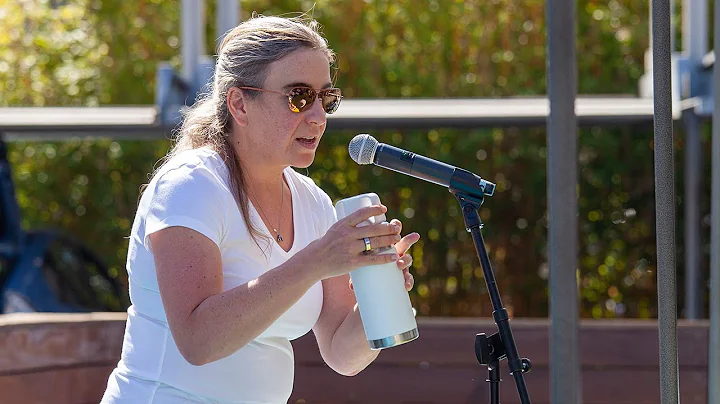 Pitchfest Outdoor 2022: Julia Leach, Toddy | Title...