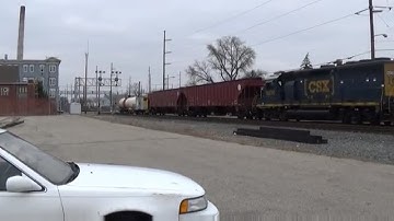 CSX Locomotive Long Hood Forward Switching Train with Transfer Caboose