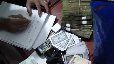 Bắt 12 đối tượng tụ tập đánh bạc giữa mùa dịch Covid 19