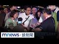 師大商圈掃街下雨仍爆場　沈伯洋曝「私房美食」｜#鏡新聞
