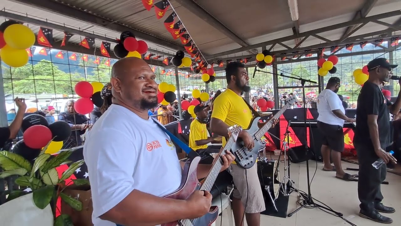 Robert Oeka Performs his iconic Kerema Yu No Save