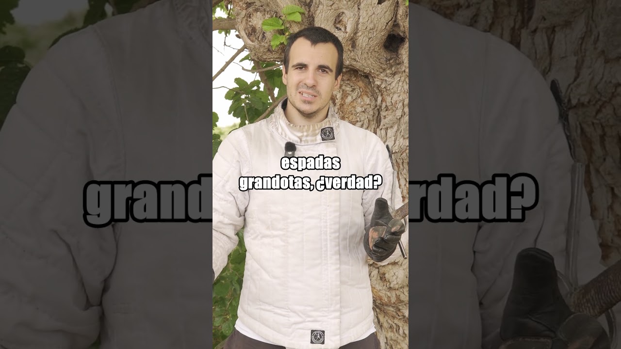 ¿Es POSIBLE DESENVAINAR una ESPADA desde la ESPALDA?
