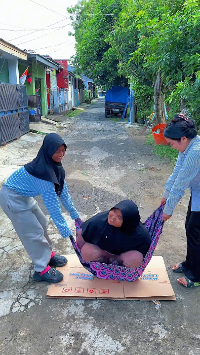 MAIN AYUNAN PAKAI SARUNG 😂🤣😭 #shorts #funny #comedy