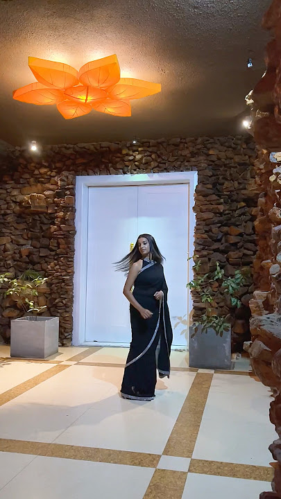 That feel of Desi-ness 🖤✨ #saree #bollywood #desi #love #ootd #fashion #style #inspiration #wedding