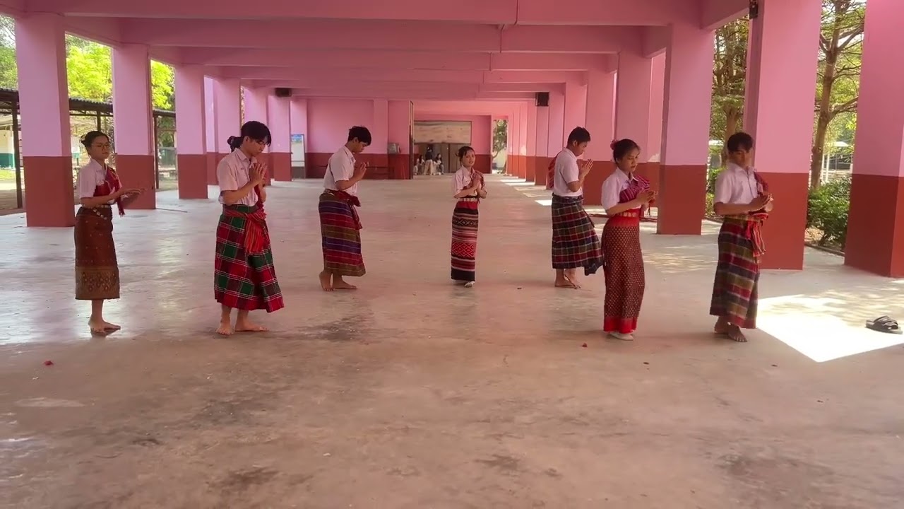 ฟ้อนสักการะพระรัตนวงษา(ท้าวเซียง)