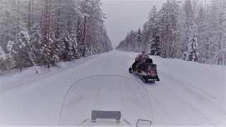 На снегоходах на таежную избу. Лесная дорога.Ставим донки на ночь.