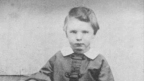 3 Frightening Ghosts That Haunt The White House