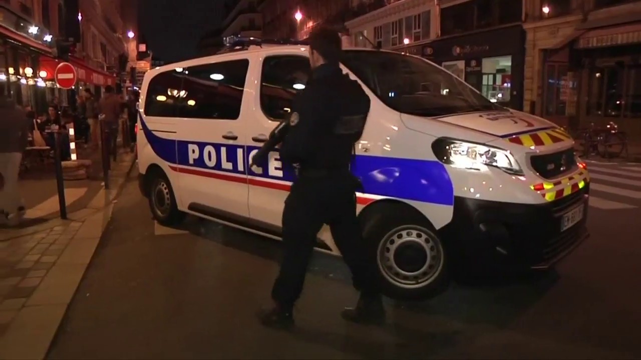 Junger Mann erstochen: Mutmaßlicher Islamist greift Menschen in Paris an