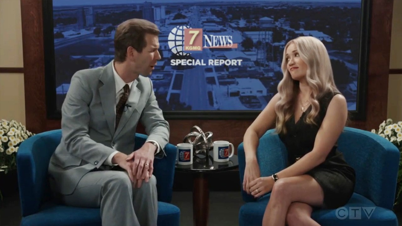 В 12 серии 2 сезона сериала «Первый брак Джорджи и Мэнди» Мэнди получила одну из самых сильных сю...